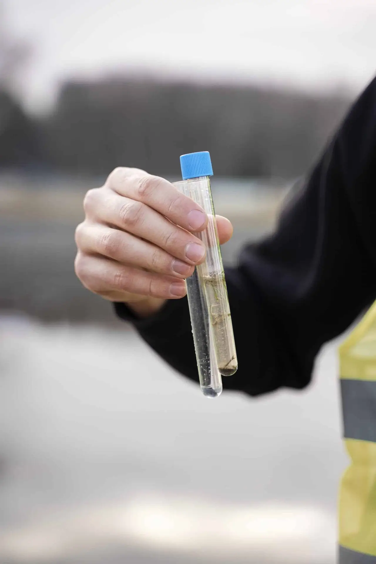 Analyse eau. Analyse de qualité de l'eau.
Paramètres microbiologiques de l'eau.
Tests chimiques de l'eau.
Laboratoire d'analyse d'eau.
Kit d'analyse d'eau potable.
Surveillance de la qualité de l'eau.
Paramètres physico-chimiques de l'eau.
Contaminants de l'eau.
Détection de nitrates dans l'eau.
Test de pH de l'eau.
Présence de métaux lourds dans l'eau.
Taux de chlore dans l'eau.
Dureté de l'eau.
Analyses bactériologiques de l'eau.
Rapports d'analyse d'eau. Test eau.
